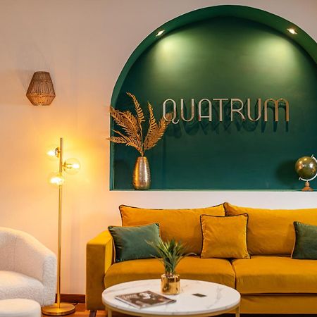Quatrum Apartment Napoli Esterno foto