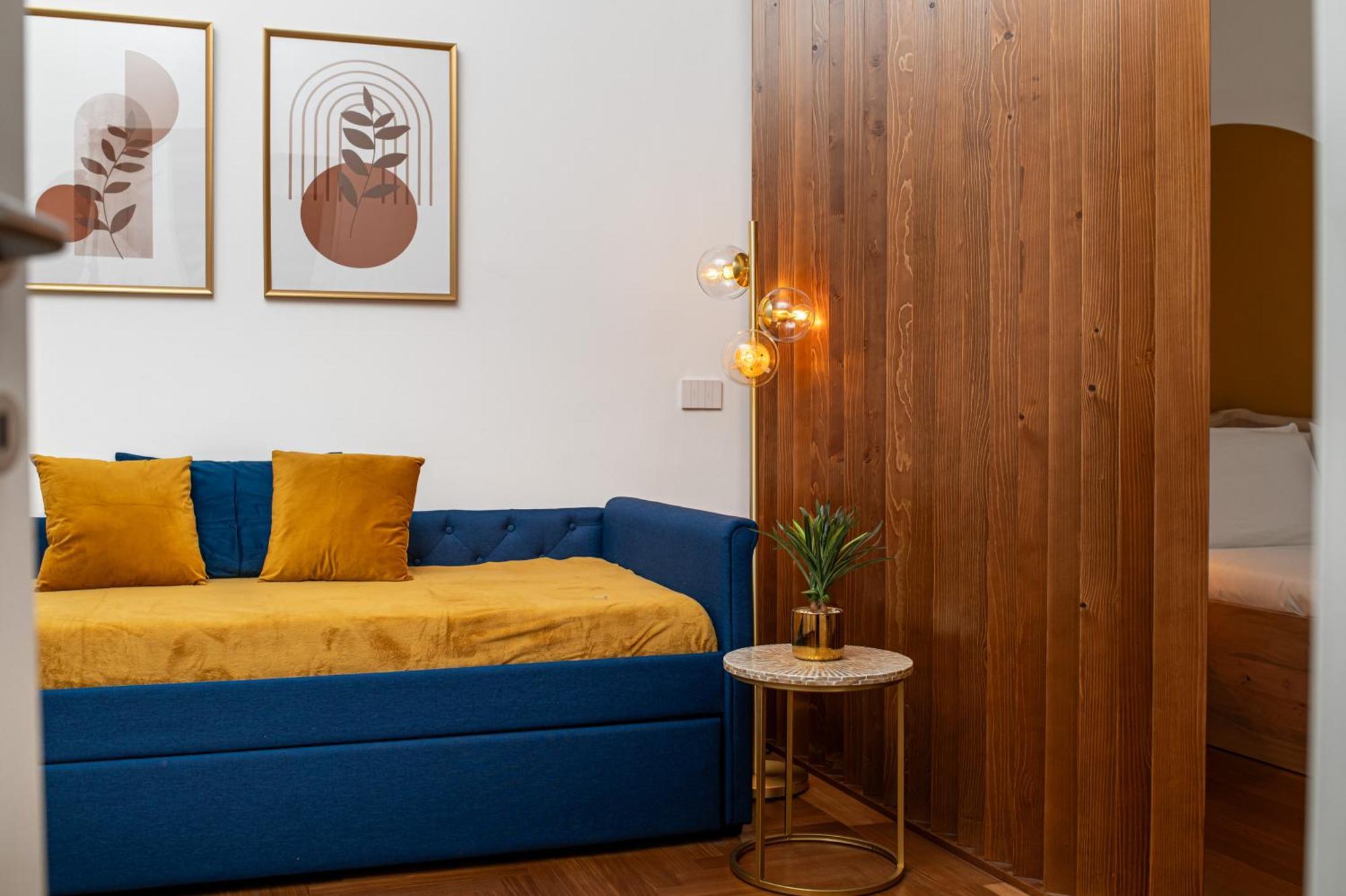 Quatrum Apartment Napoli Esterno foto