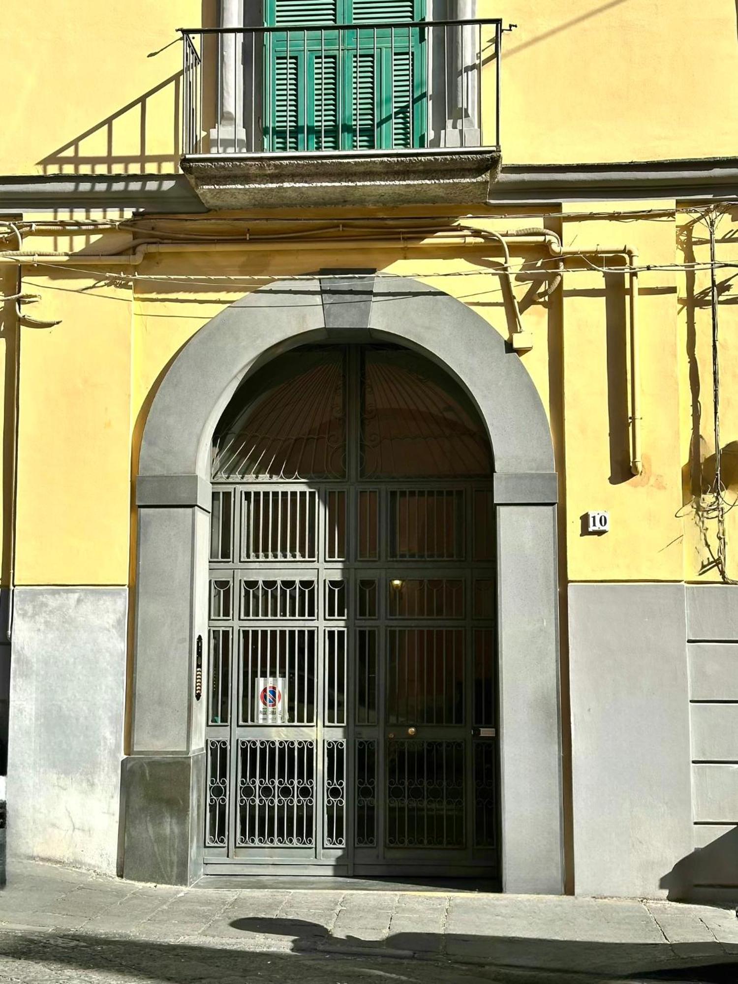 Quatrum Apartment Napoli Esterno foto
